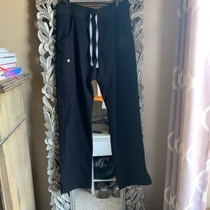 Figs. Kade Cargo Pant. Black. Medium.